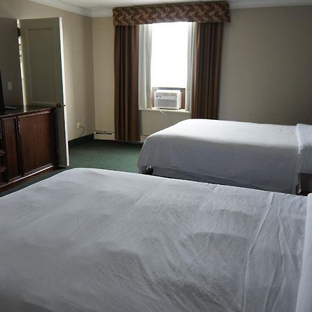 Prince Arthur Waterfront Hotel & Suites Тандер-Бей Экстерьер фото