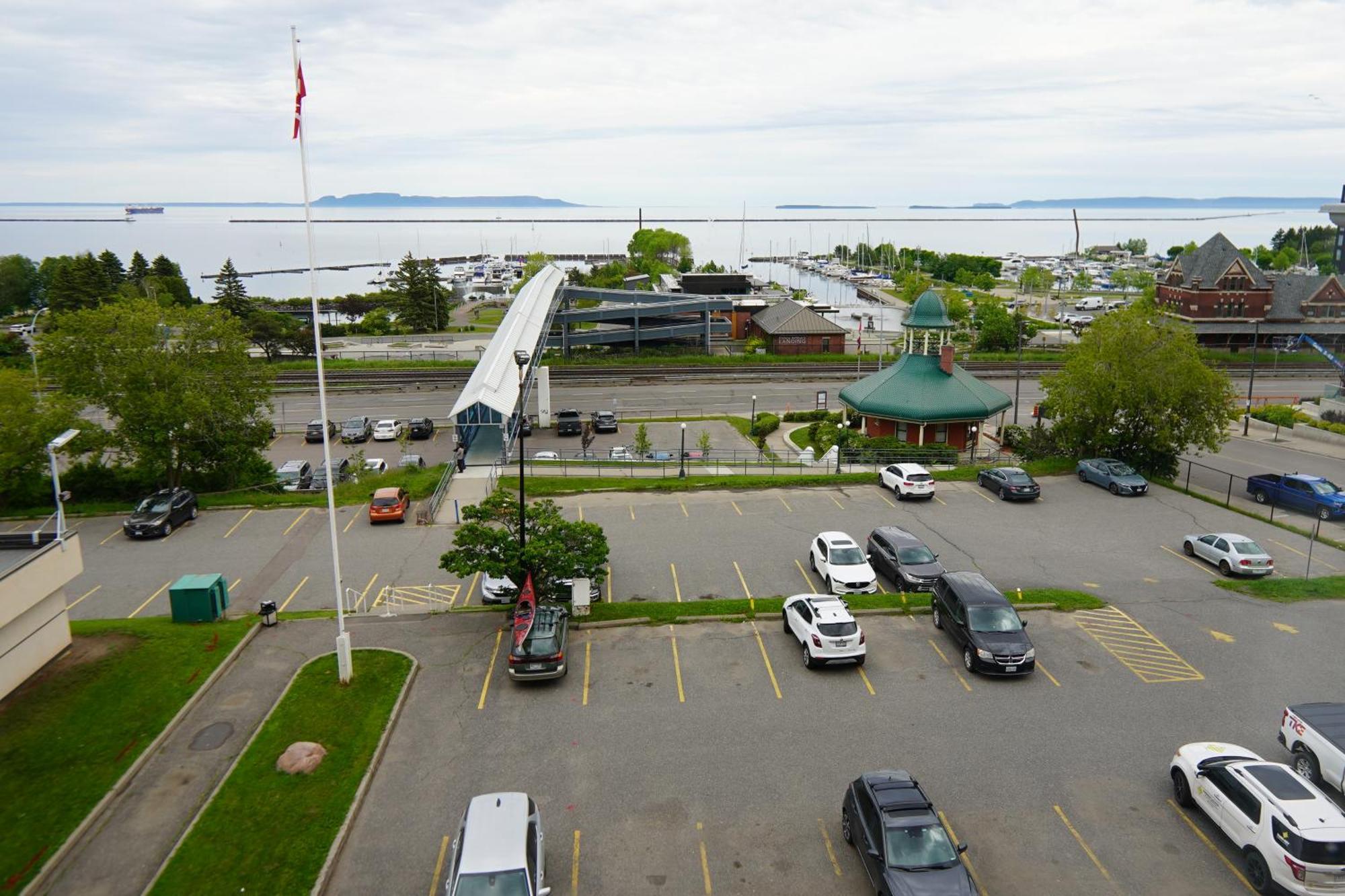 Prince Arthur Waterfront Hotel & Suites Тандер-Бей Экстерьер фото
