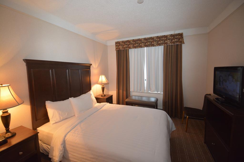 Prince Arthur Waterfront Hotel & Suites Тандер-Бей Экстерьер фото