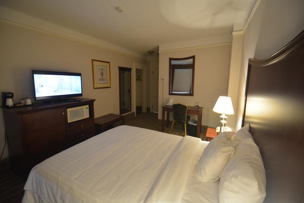 Prince Arthur Waterfront Hotel & Suites Тандер-Бей Экстерьер фото