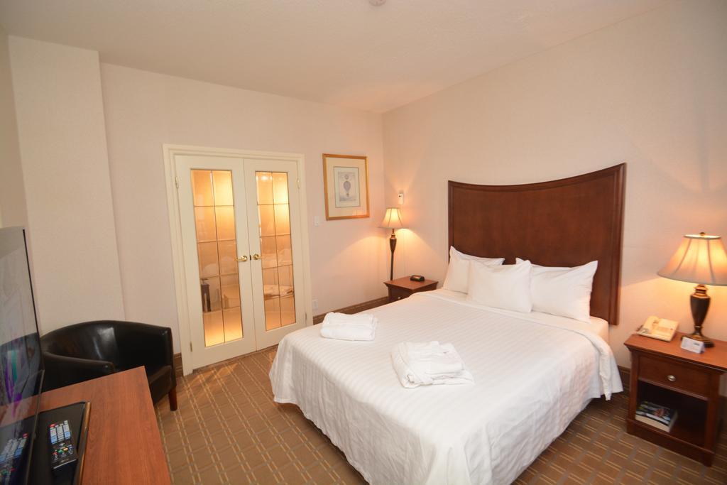 Prince Arthur Waterfront Hotel & Suites Тандер-Бей Экстерьер фото