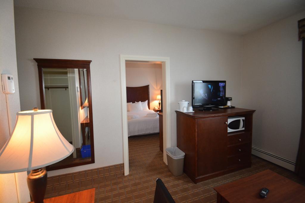Prince Arthur Waterfront Hotel & Suites Тандер-Бей Экстерьер фото