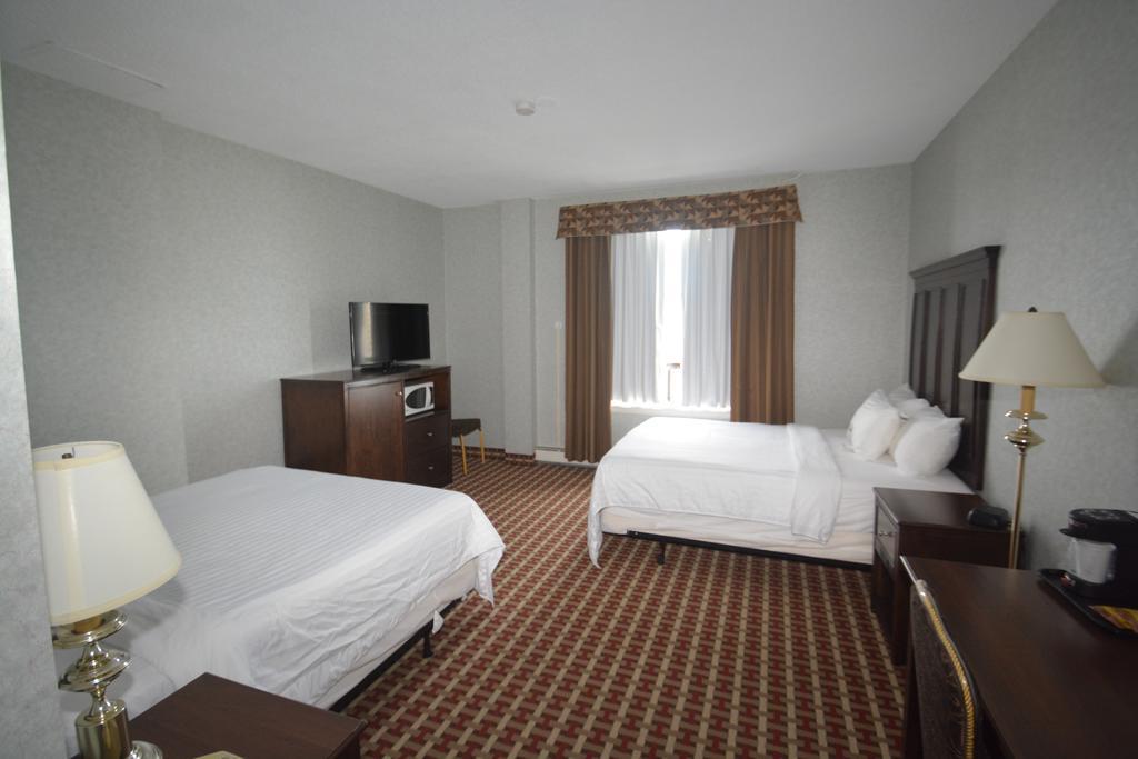 Prince Arthur Waterfront Hotel & Suites Тандер-Бей Экстерьер фото