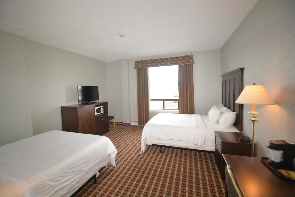 Prince Arthur Waterfront Hotel & Suites Тандер-Бей Экстерьер фото