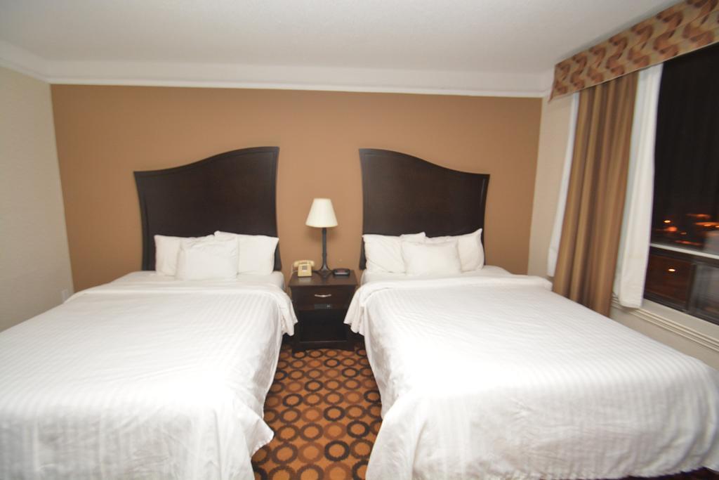 Prince Arthur Waterfront Hotel & Suites Тандер-Бей Экстерьер фото