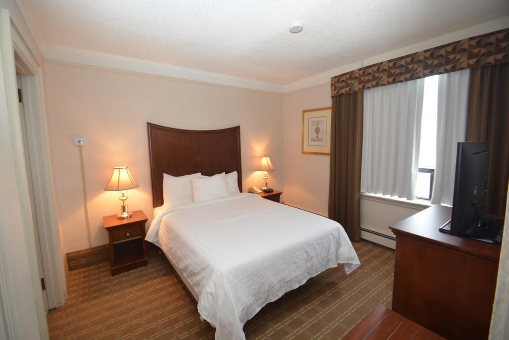 Prince Arthur Waterfront Hotel & Suites Тандер-Бей Экстерьер фото