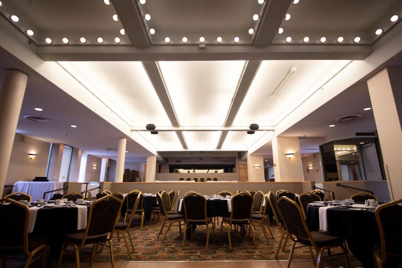 Prince Arthur Waterfront Hotel & Suites Тандер-Бей Экстерьер фото