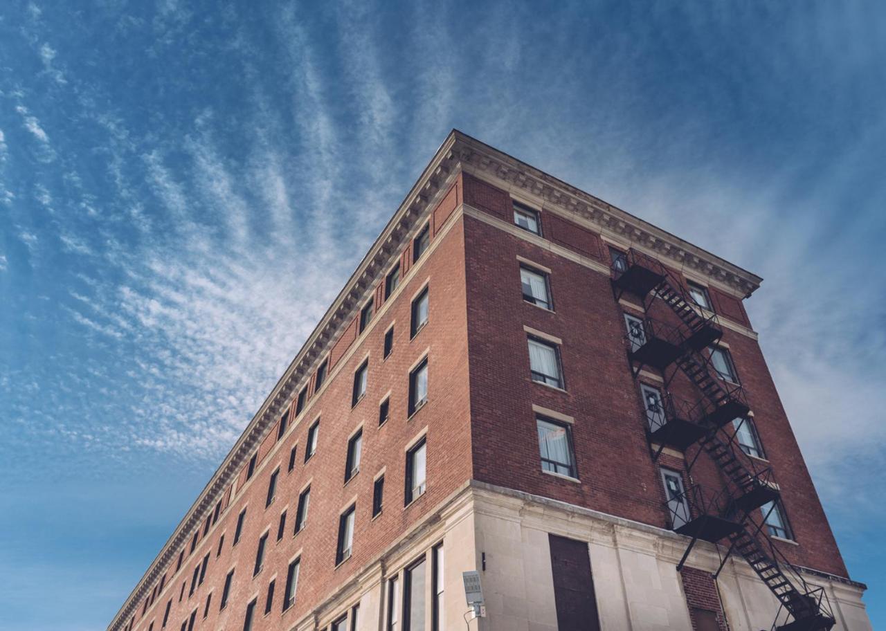 Prince Arthur Waterfront Hotel & Suites Тандер-Бей Экстерьер фото