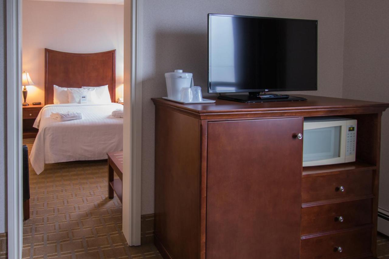 Prince Arthur Waterfront Hotel & Suites Тандер-Бей Экстерьер фото